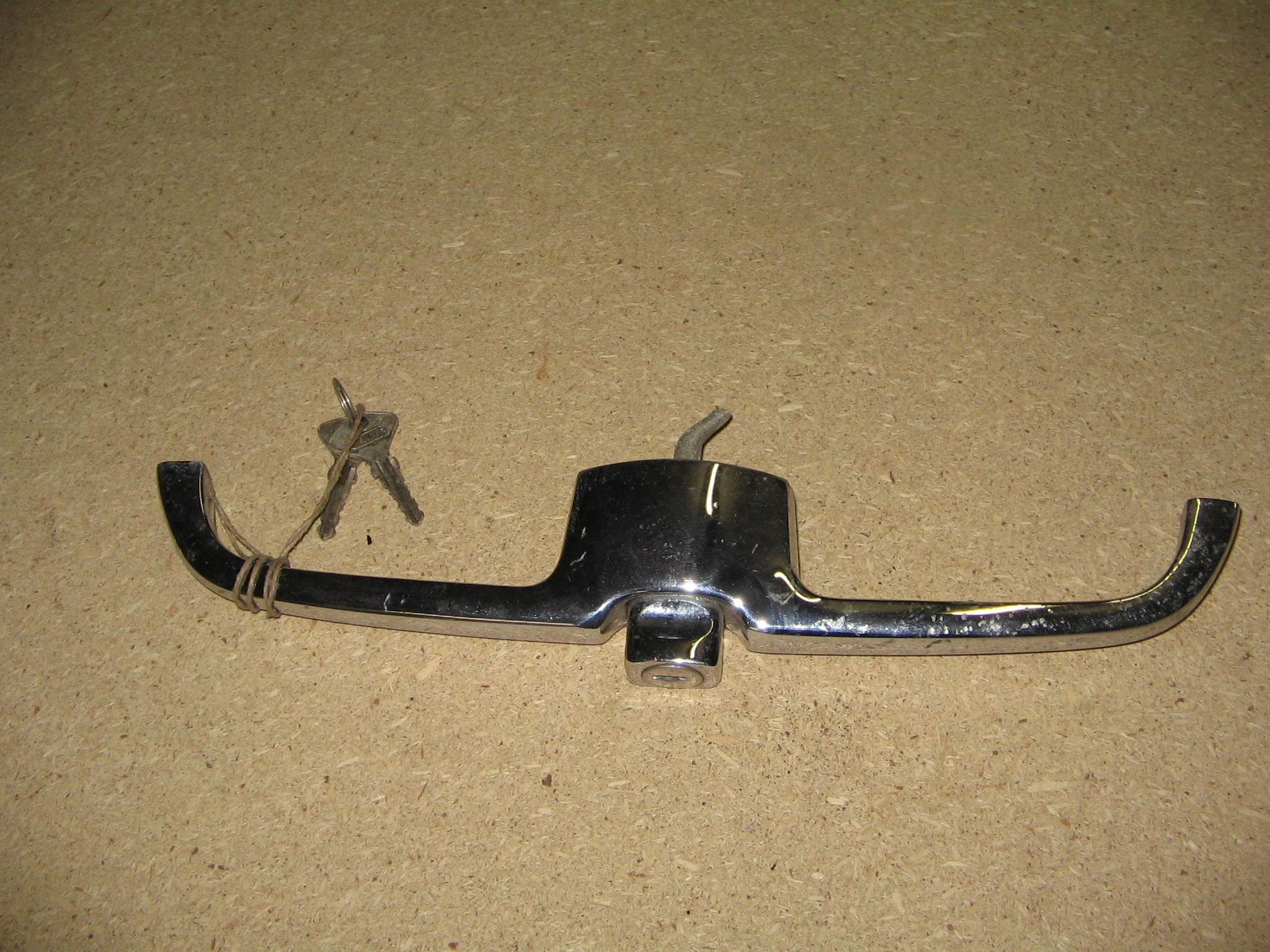 MANIGLIA COFANO N.589